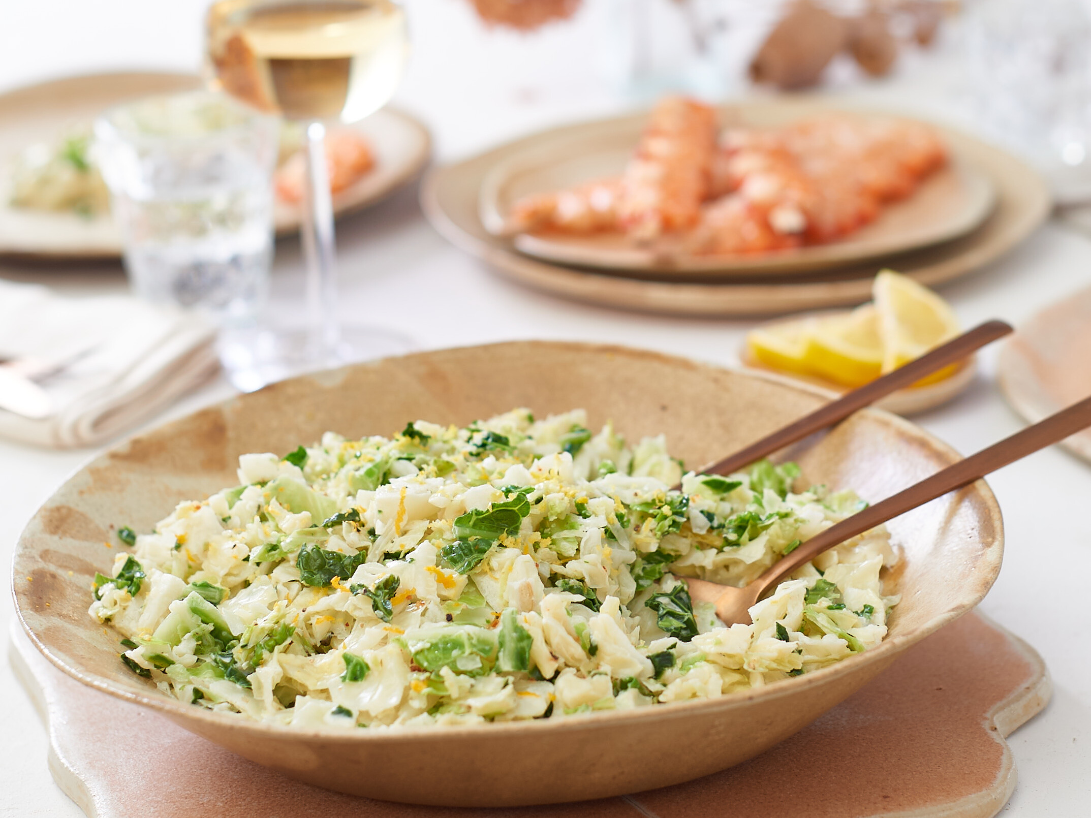 Umfangreiches Tiefkühlsortiment von Bierbichler Rosenheim für Gastronomie, Hotellerie und Gemeinschaftsverpflegung: Hochwertige Tiefkühlprodukte wie Gemüse, Fisch, Fleisch, Backwaren und Convenience-Artikel sorgen für maximale Frische, hohe Qualität und eine effiziente Küchenplanung. Die schonende Tiefkühlung erhält Geschmack und Nährstoffe bei gleichzeitig langer Haltbarkeit.