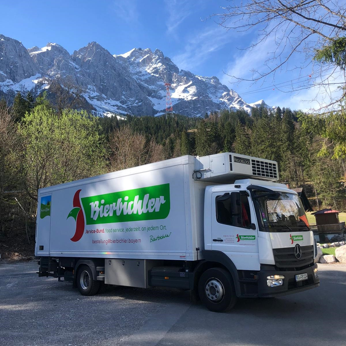 Bierbichler LKW vor Bergkulisse